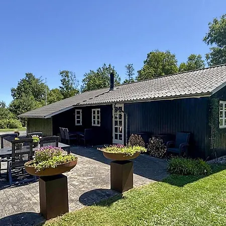 3 Bedroom Pet Friendly In
